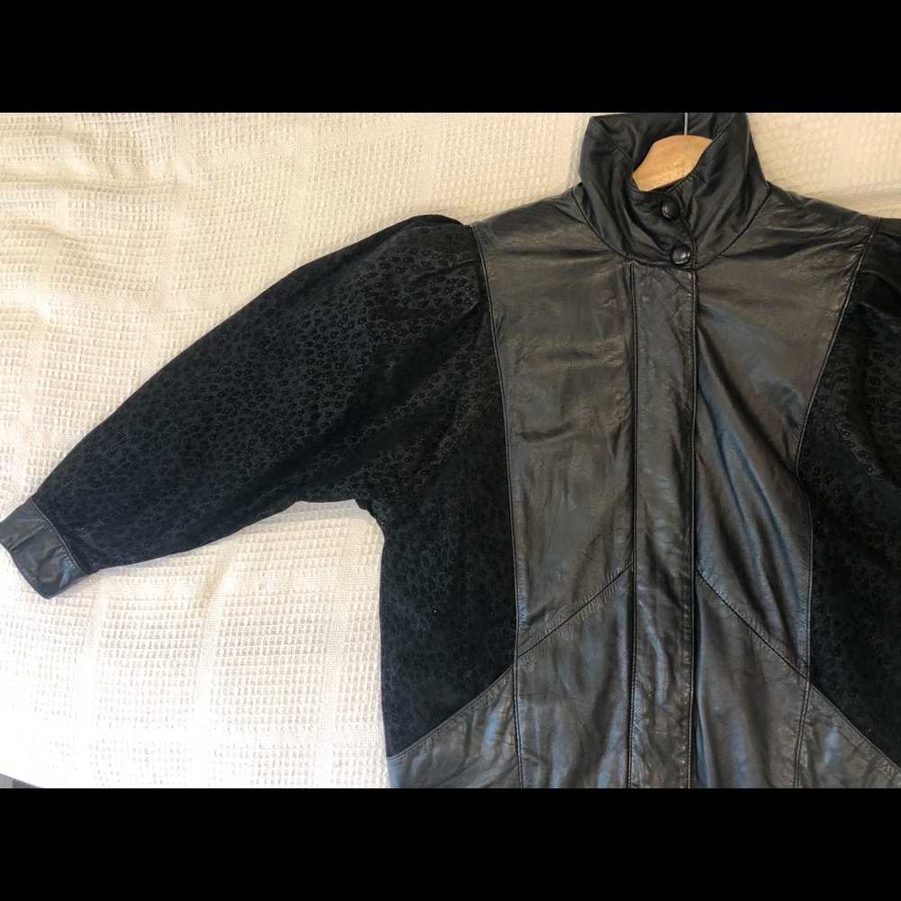 Vintage ‘90s Wilsons leather puff sleeve coat
